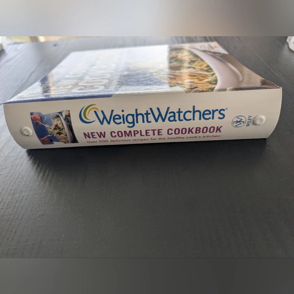 Weight Watchers New Complete Cookbook - Blue and White Cover - Picture 2 of 14